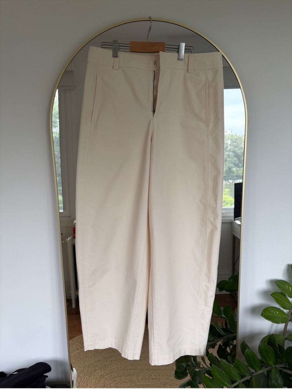 Uniqlo viral Barrel Pants - Picture 4 of 7